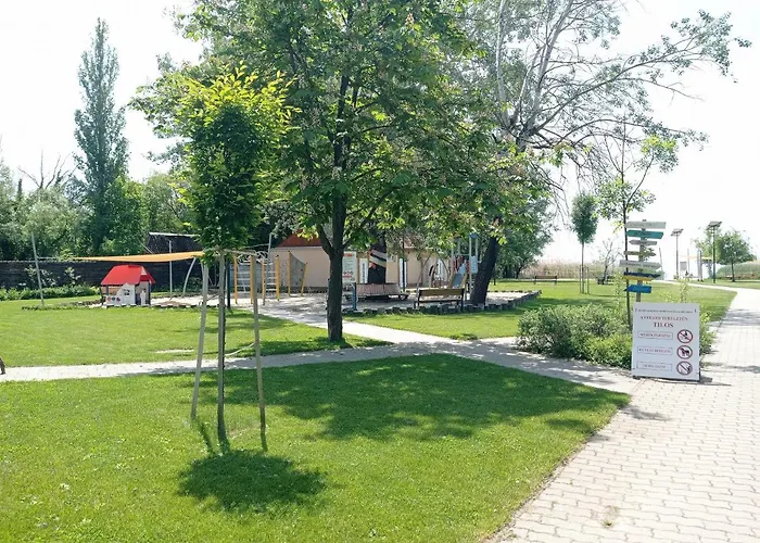 Nosztalgia 度假居 巴拉腾肯尼斯