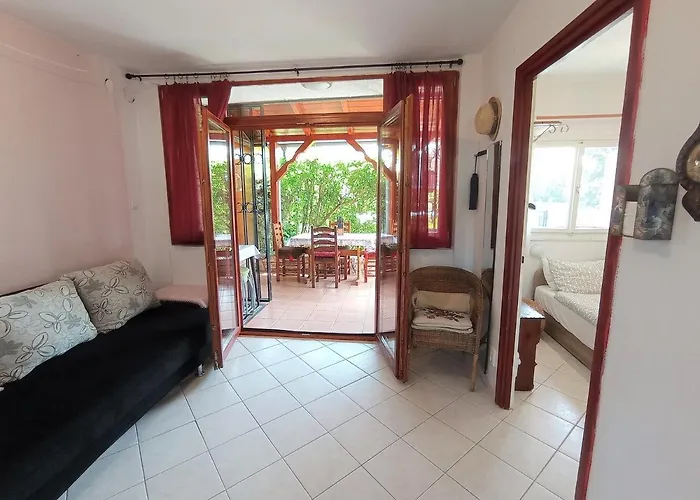 度假居 Nosztalgia